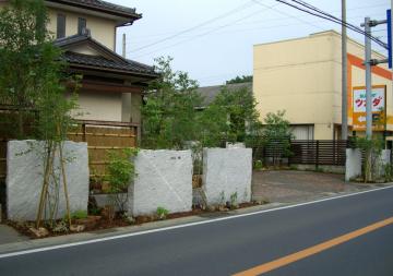 tH[@O