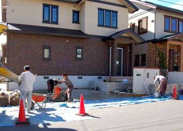 �R���N���[�g�y�ԑł�