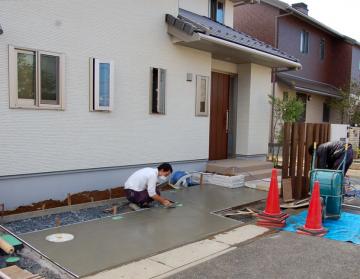 �R���N���[�g�y�ԑł�����