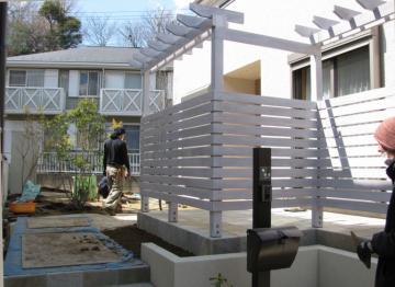 �e���X�K�[�f��