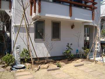 �A�́@�K�[�f�j���O