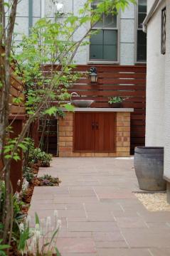 �V���N�K�[�f��