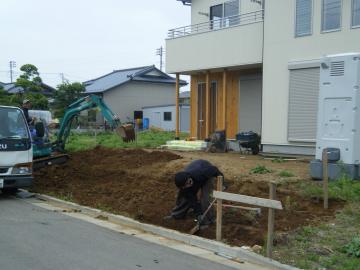 ���H����