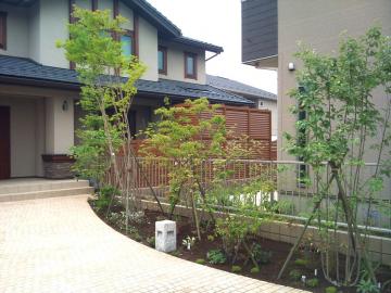 �A���~�@���[�o�[