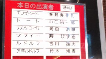 LXg\