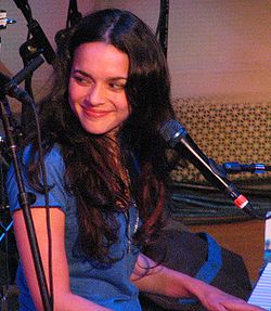 Norah Jones �E�B�L�y�f�B�A���f��