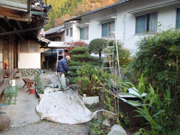 ���@����