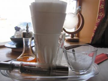 �e�[�u���̏�