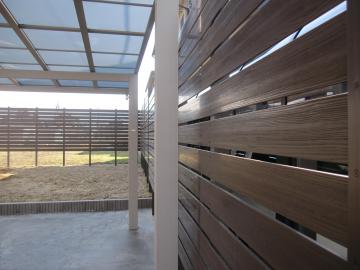 �{�H����