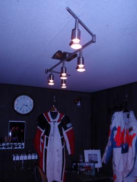 �o�C�N�ۊǌɁi��t���쏊�j�@�G�N�X�e���A���l�@�F�_�ސ쌧�E�����s�̊O�\����