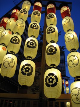 10sҎR Ŗ͗l񓔂Ɂcʐ^Ⴀ܂蕪Ȃˁi΁j