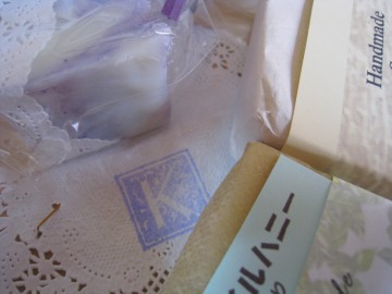 zeŁA܂̒̐ΌNNĂł}GPӂ肩L܂