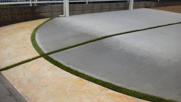 �X���b�g�ɐl�H��