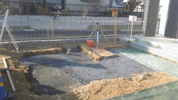 �A�v���[�`��b�ӐΓ]������