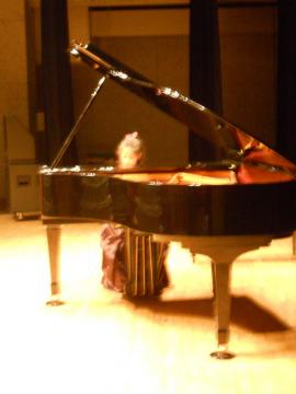 ���g���s�A�j�X�g