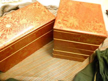 �c��̑ォ��󂯌p�������d��