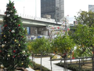 �N���X�}�X�c���[�ƃg�i�J�C