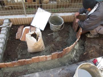 �ɐ����s�m�l�@�@�V�z�̊O�\�H���@�Q���ځO�O