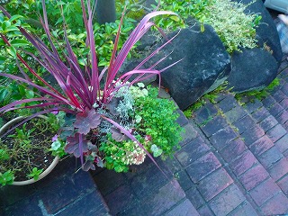 201207099
