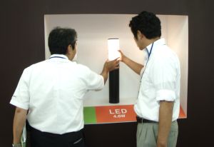 LED���C�g�͐G���Ă��M���Ȃ�������S