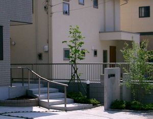 �q�b�和���㉺�ɂ��炵�Ĕz�u