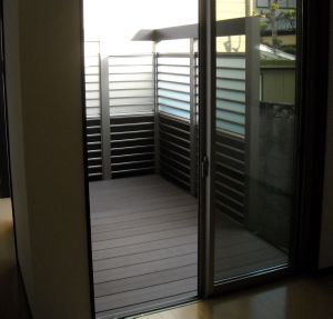 ����₩�ȐF�A�T�j�[�u���[�Y�t�F���X