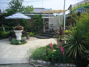 �E��O�ɂ͊ȈՂȕǐ򂪂���S�n�悢�������������܂��B