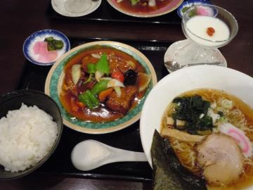 胉`