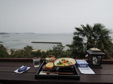 炻